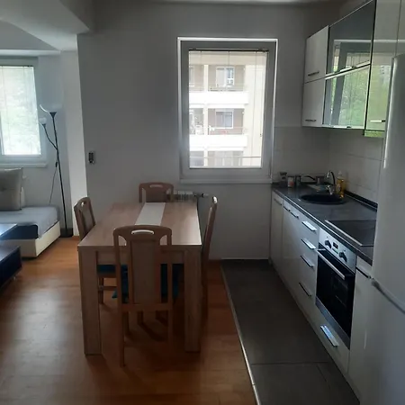 Two Bedrooms 4 V Apartment *